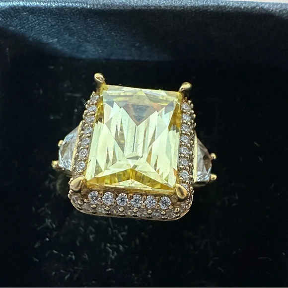 Gorgeous Tycoon brand emerald cut CZ yellow diamond ring - Picture 8 of 13